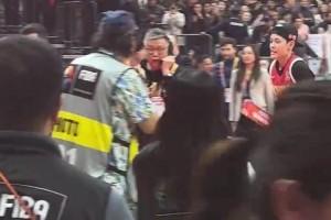 杨舒予赛后兴奋地跑向场边，接受姐姐与刘星宇的采访！😂